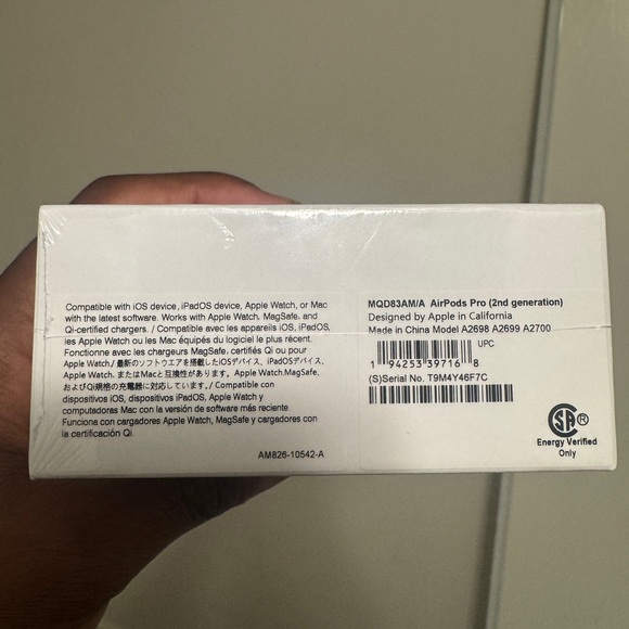 Apple AirPods (2nd generation w noise cancellation)